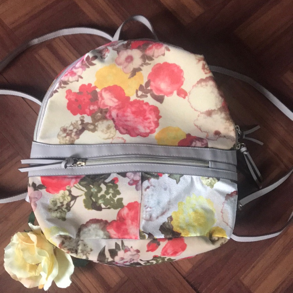 Floral Backpack🌸🌺🌼